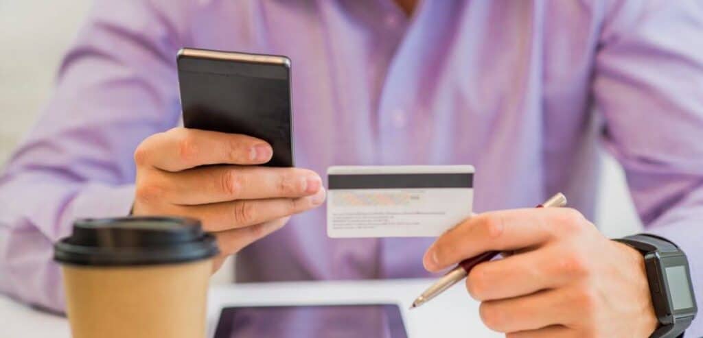 The Landscape of Merchant Accounts in Canada